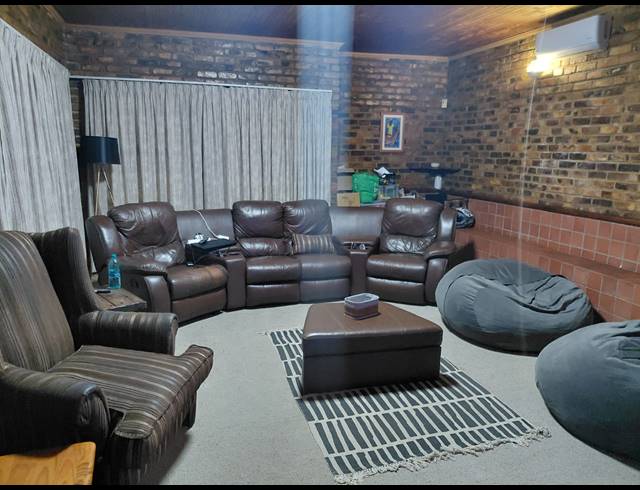 4 BEDROOM HOUSE FOR SALE IN BRITS CENTRAL